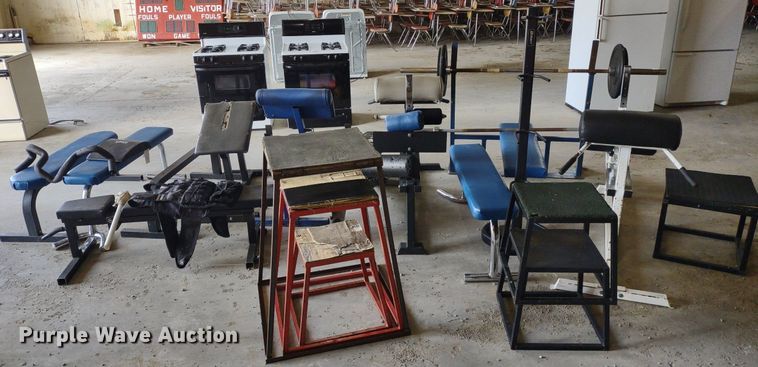 image for item LL9238 Weight room equipment