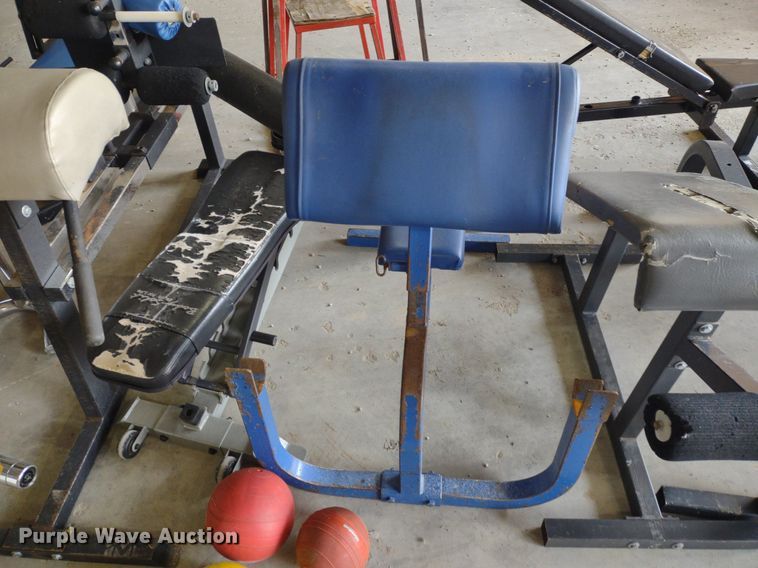 image for item LL9238 Weight room equipment