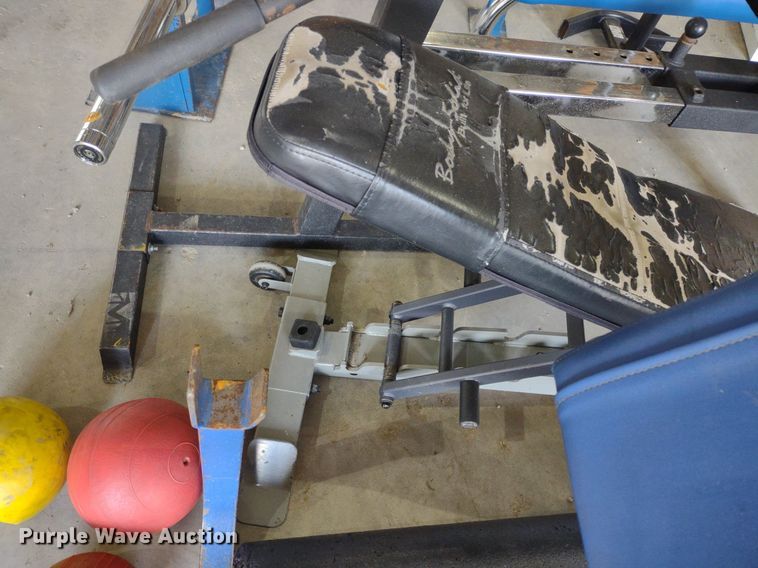 image for item LL9238 Weight room equipment