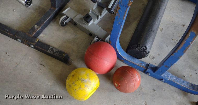 image for item LL9238 Weight room equipment