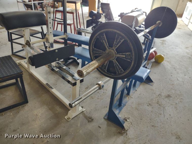 image for item LL9238 Weight room equipment