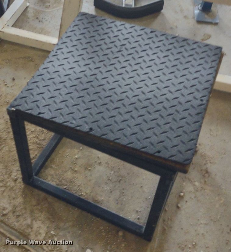 image for item LL9238 Weight room equipment