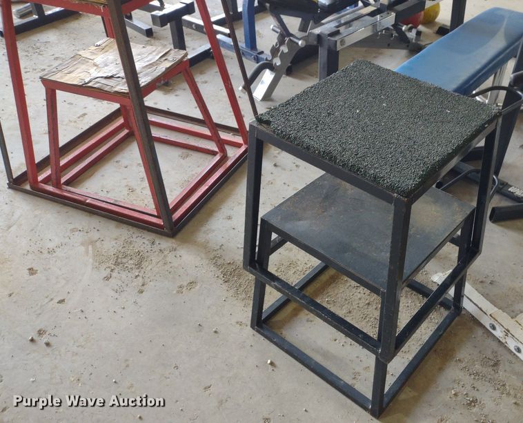 image for item LL9238 Weight room equipment