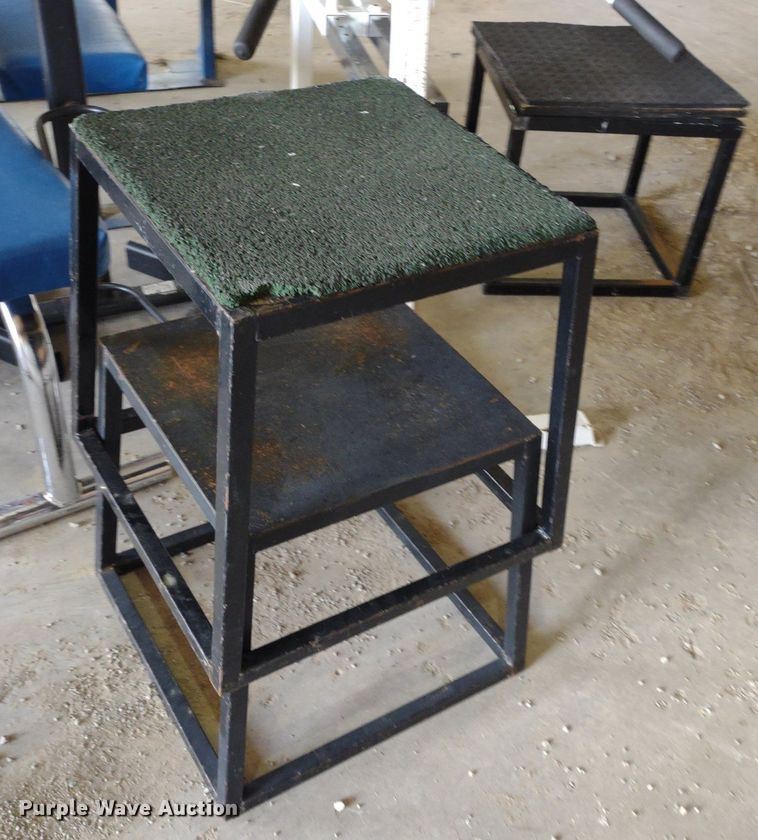 image for item LL9238 Weight room equipment