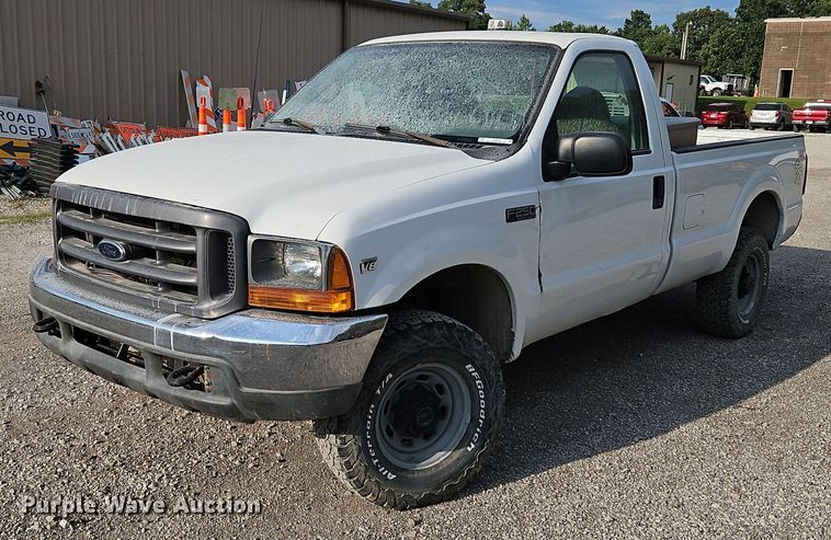 image for item LL9275 2001 Ford F250 Super Duty XL  pickup truck