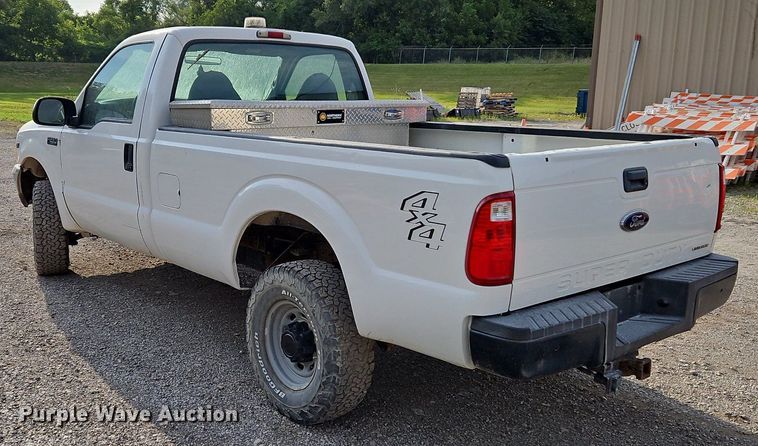 image for item LL9275 2001 Ford F250 Super Duty XL  pickup truck