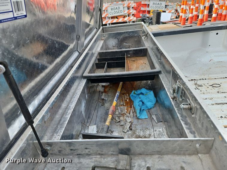 image for item LL9275 2001 Ford F250 Super Duty XL  pickup truck