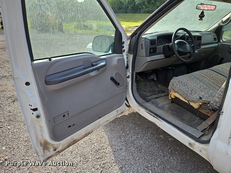 image for item LL9275 2001 Ford F250 Super Duty XL  pickup truck