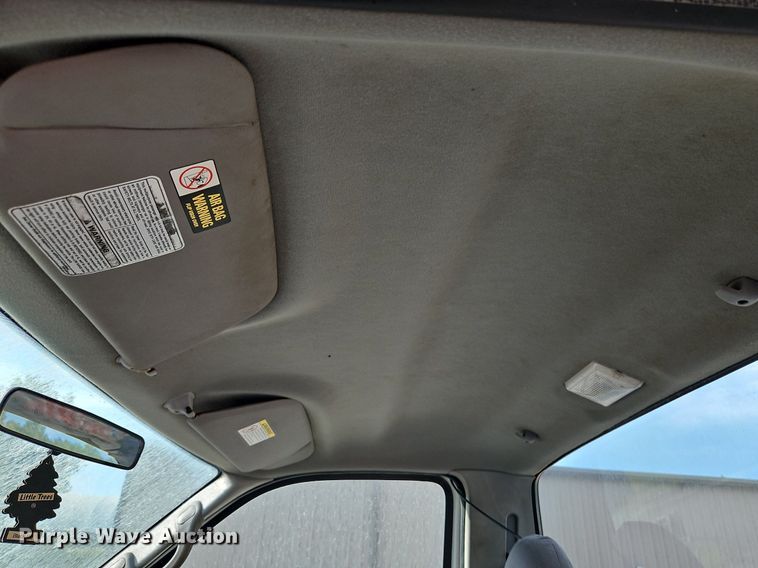 image for item LL9275 2001 Ford F250 Super Duty XL  pickup truck