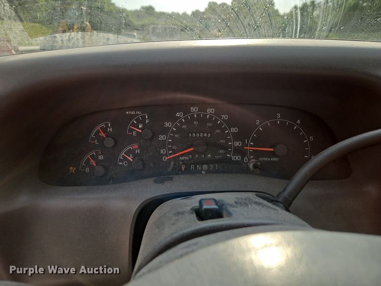 image for item LL9275 2001 Ford F250 Super Duty XL  pickup truck