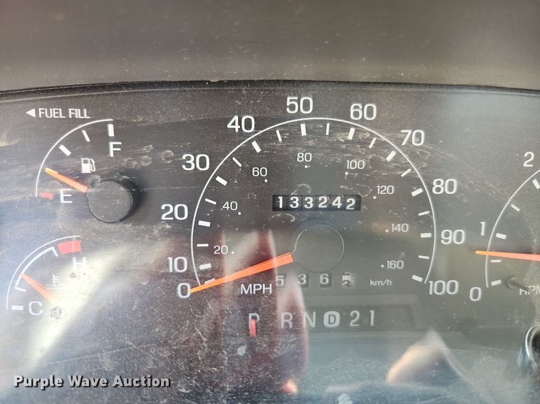 image for item LL9275 2001 Ford F250 Super Duty XL  pickup truck