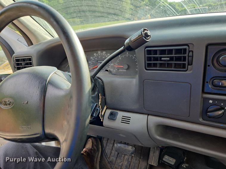 image for item LL9275 2001 Ford F250 Super Duty XL  pickup truck