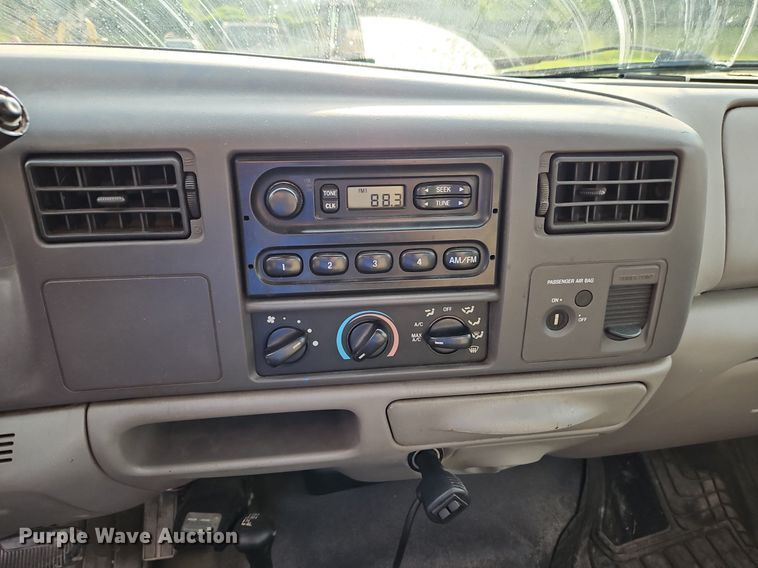 image for item LL9275 2001 Ford F250 Super Duty XL  pickup truck