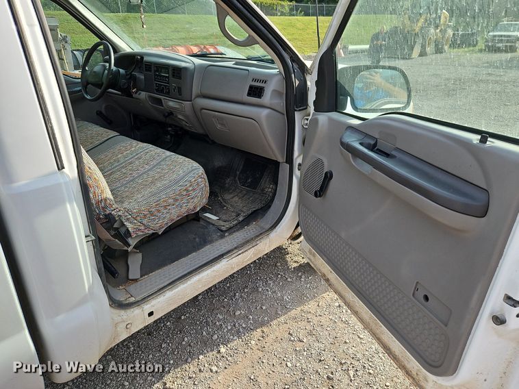 image for item LL9275 2001 Ford F250 Super Duty XL  pickup truck