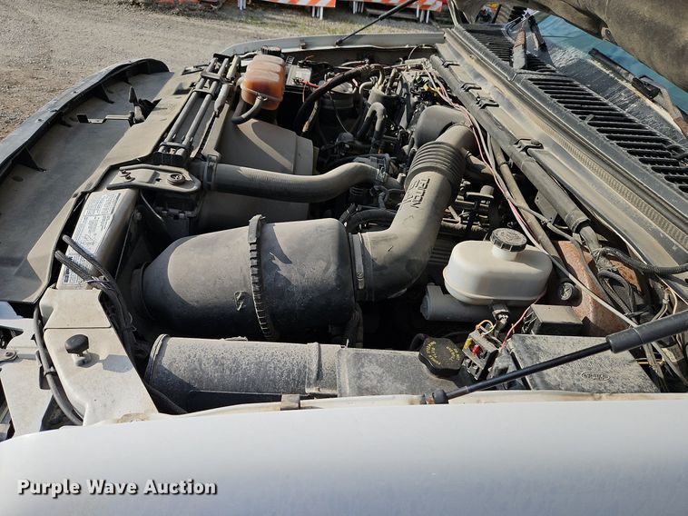 image for item LL9275 2001 Ford F250 Super Duty XL  pickup truck