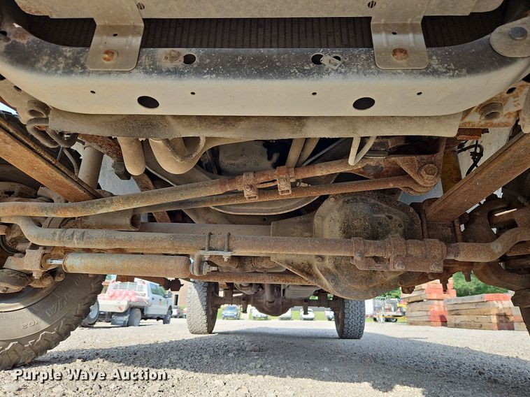 image for item LL9275 2001 Ford F250 Super Duty XL  pickup truck