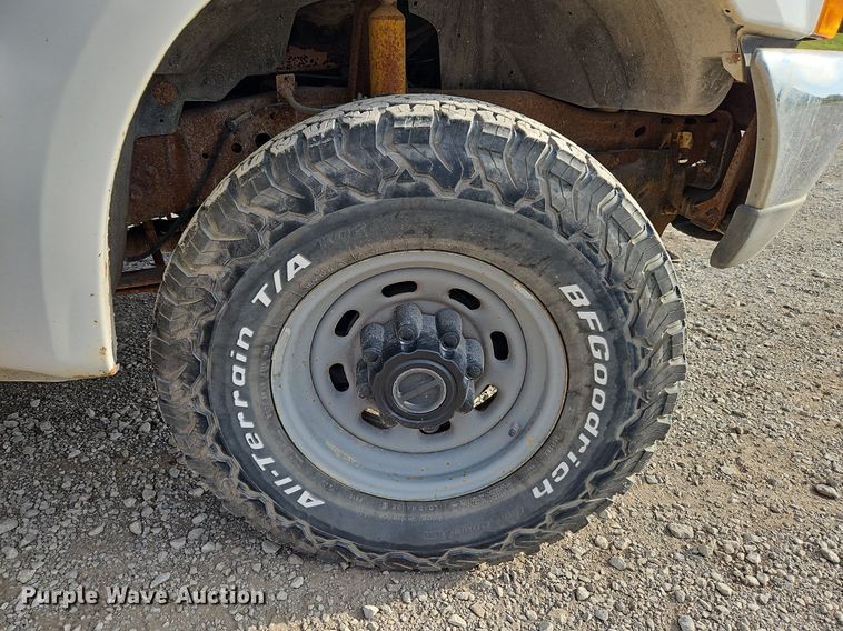 image for item LL9275 2001 Ford F250 Super Duty XL  pickup truck