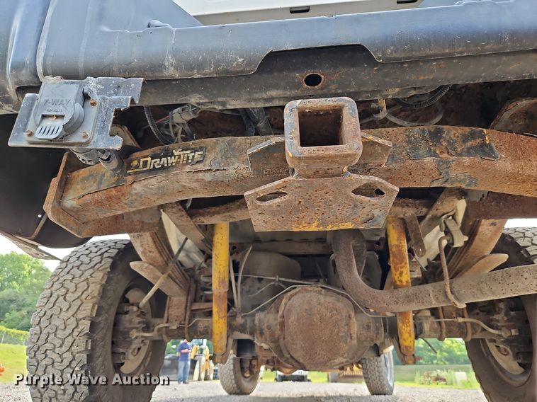 image for item LL9275 2001 Ford F250 Super Duty XL  pickup truck