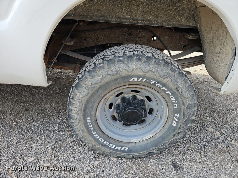 image for item LL9275 2001 Ford F250 Super Duty XL  pickup truck