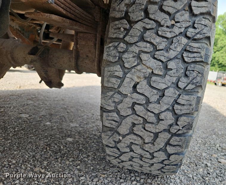 image for item LL9275 2001 Ford F250 Super Duty XL  pickup truck