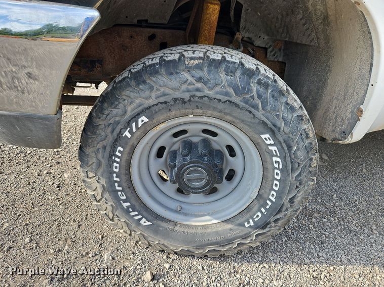 image for item LL9275 2001 Ford F250 Super Duty XL  pickup truck