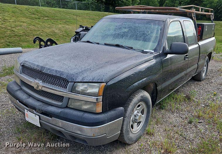 image for item LL9276 2003 Chevrolet Silverado 1500  Ext. Cab pickup truck