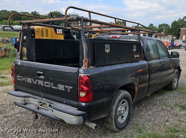image for item LL9276 2003 Chevrolet Silverado 1500  Ext. Cab pickup truck