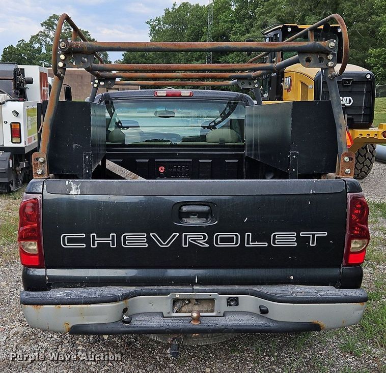 image for item LL9276 2003 Chevrolet Silverado 1500  Ext. Cab pickup truck