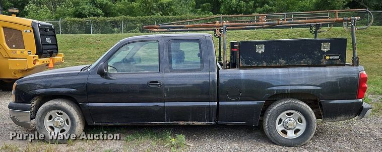 image for item LL9276 2003 Chevrolet Silverado 1500  Ext. Cab pickup truck