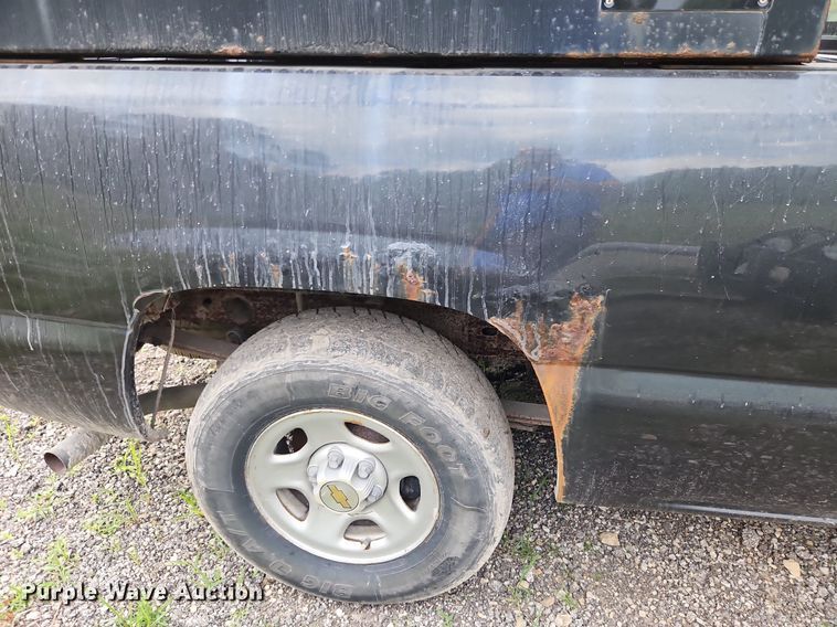 image for item LL9276 2003 Chevrolet Silverado 1500  Ext. Cab pickup truck