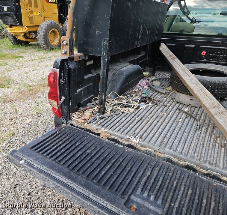 image for item LL9276 2003 Chevrolet Silverado 1500  Ext. Cab pickup truck