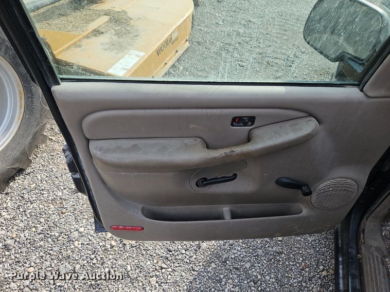 image for item LL9276 2003 Chevrolet Silverado 1500  Ext. Cab pickup truck