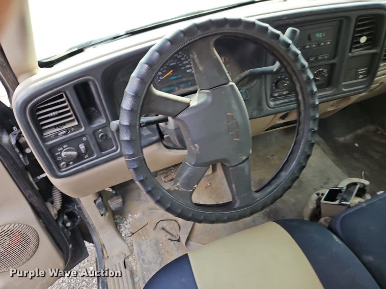 image for item LL9276 2003 Chevrolet Silverado 1500  Ext. Cab pickup truck