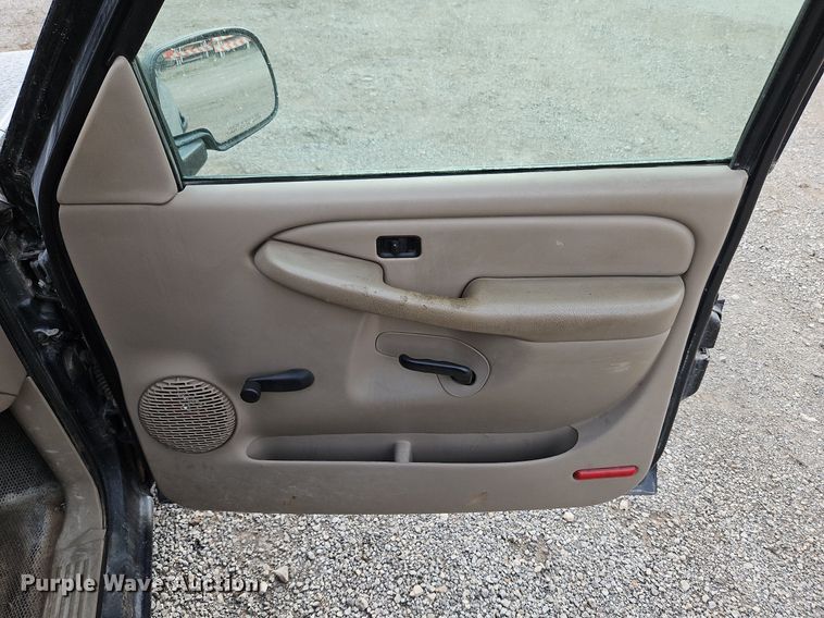 image for item LL9276 2003 Chevrolet Silverado 1500  Ext. Cab pickup truck