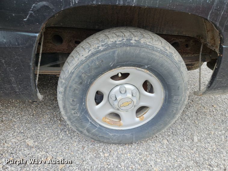 image for item LL9276 2003 Chevrolet Silverado 1500  Ext. Cab pickup truck