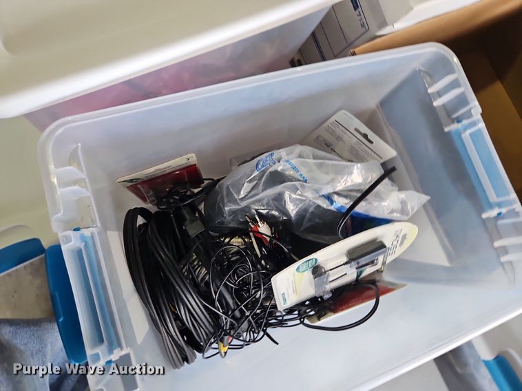 image for item LM9039 Office supplies and equipment