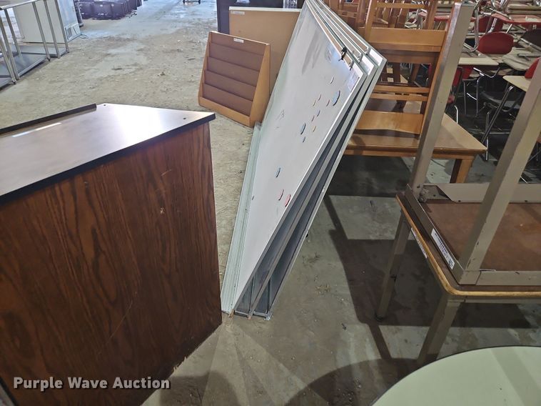 image for item LM9041 Office supplies and equipment