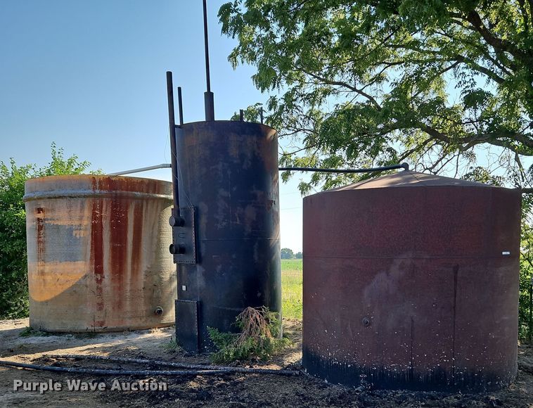 image for item LM9047 (3) tanks