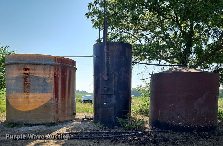 image for item LM9047 (3) tanks