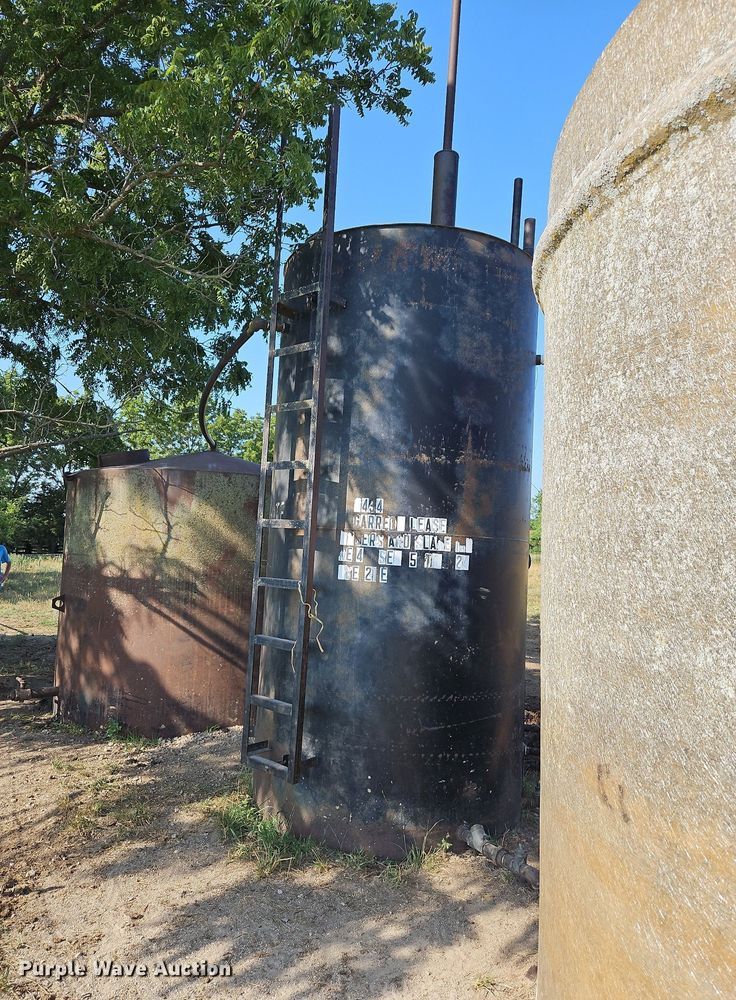 image for item LM9047 (3) tanks