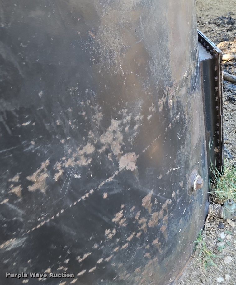 image for item LM9047 (3) tanks