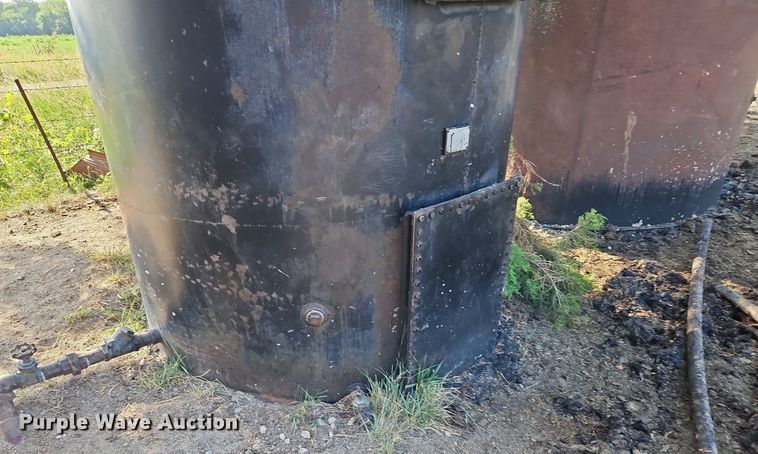 image for item LM9047 (3) tanks