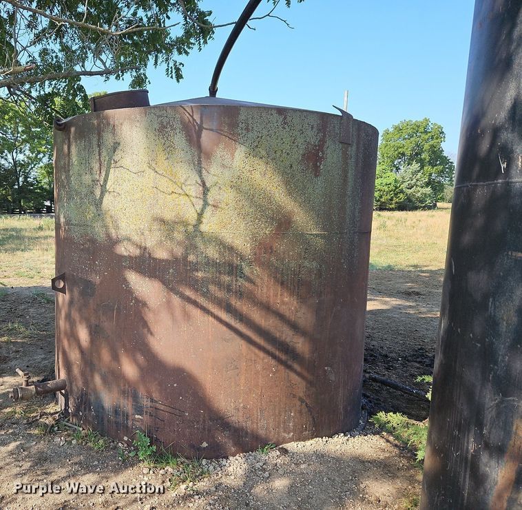 image for item LM9047 (3) tanks