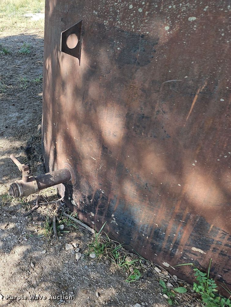 image for item LM9047 (3) tanks