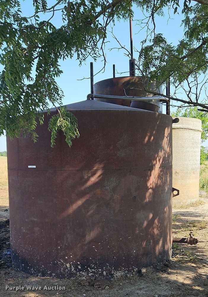 image for item LM9047 (3) tanks