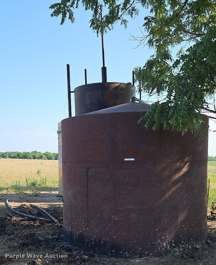 image for item LM9047 (3) tanks