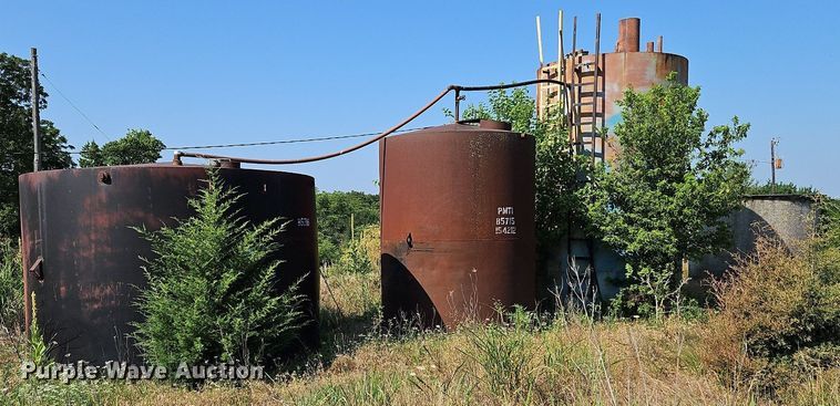 image for item LM9048 (4) tanks