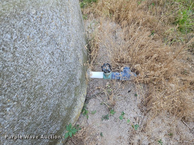 image for item LM9048 (4) tanks