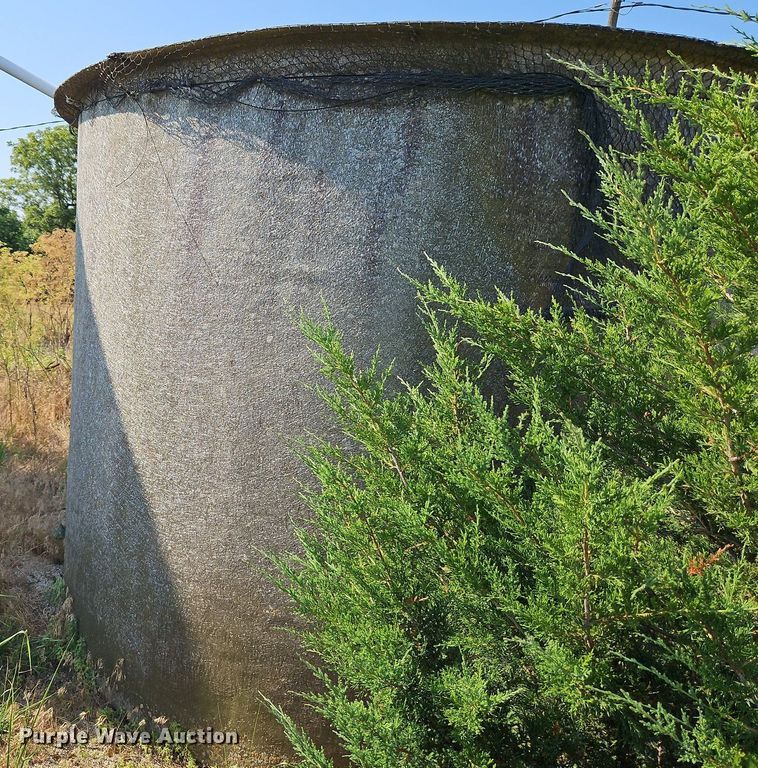 image for item LM9048 (4) tanks