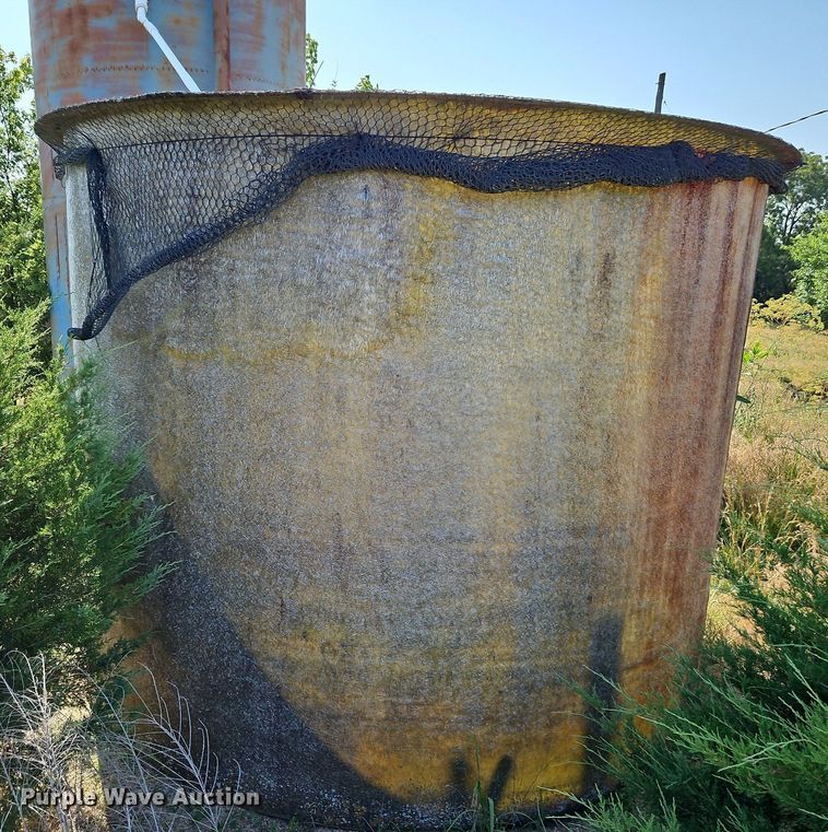 image for item LM9048 (4) tanks